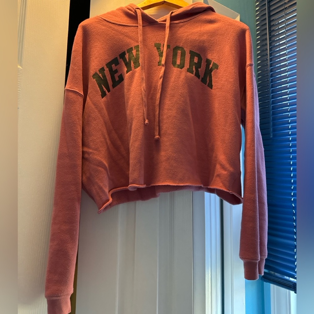 Cropped New York hoodie